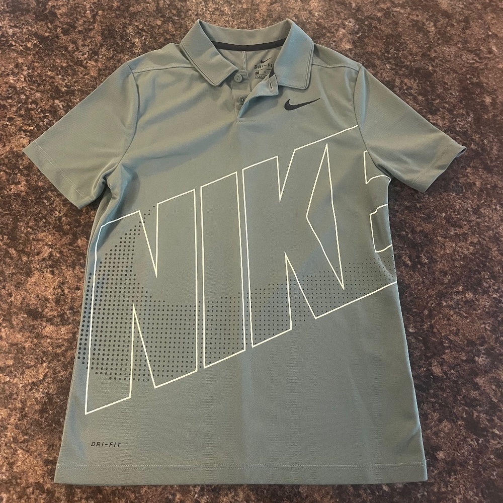 Youth boys Nike polo size medium